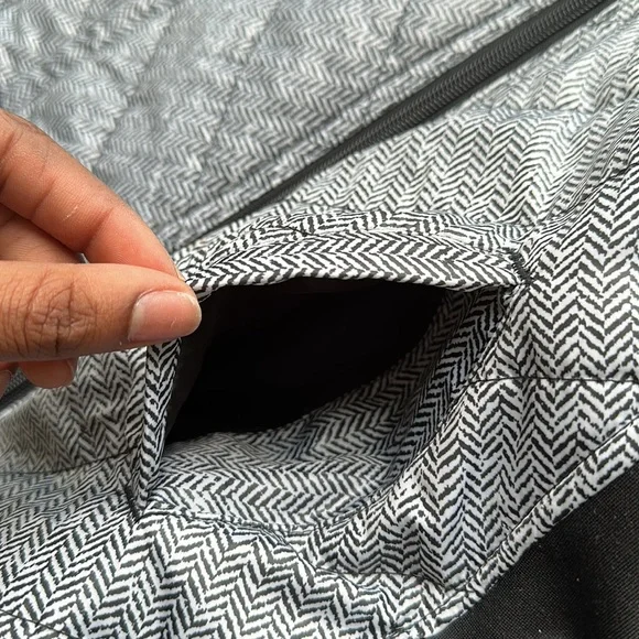 Black and Gray Vest Jacket - Picture 8 of 8